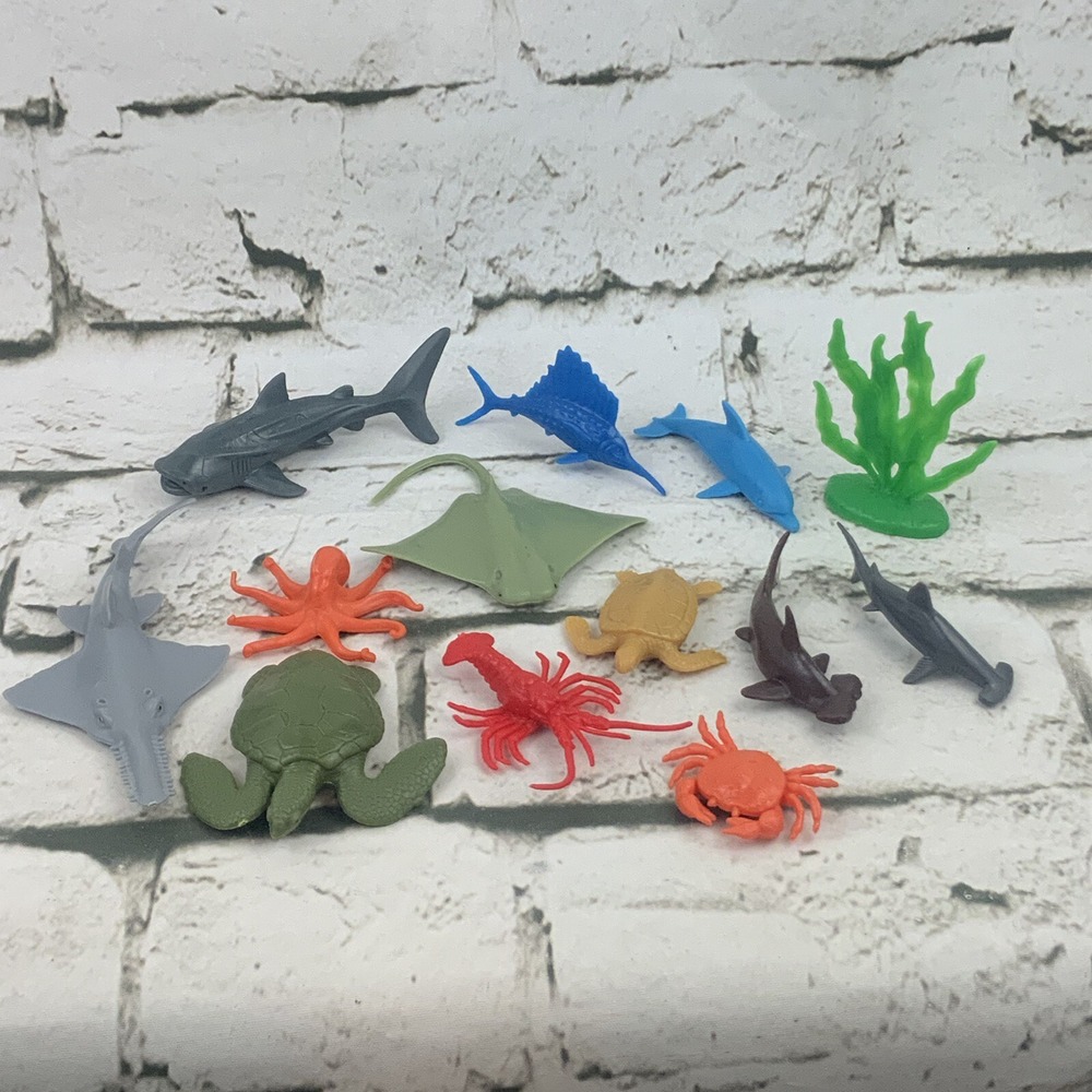 Marine Animals Lot‎ Of 13 Plastic Shark Swordfish Crab Octopus Manta Ray Turtle